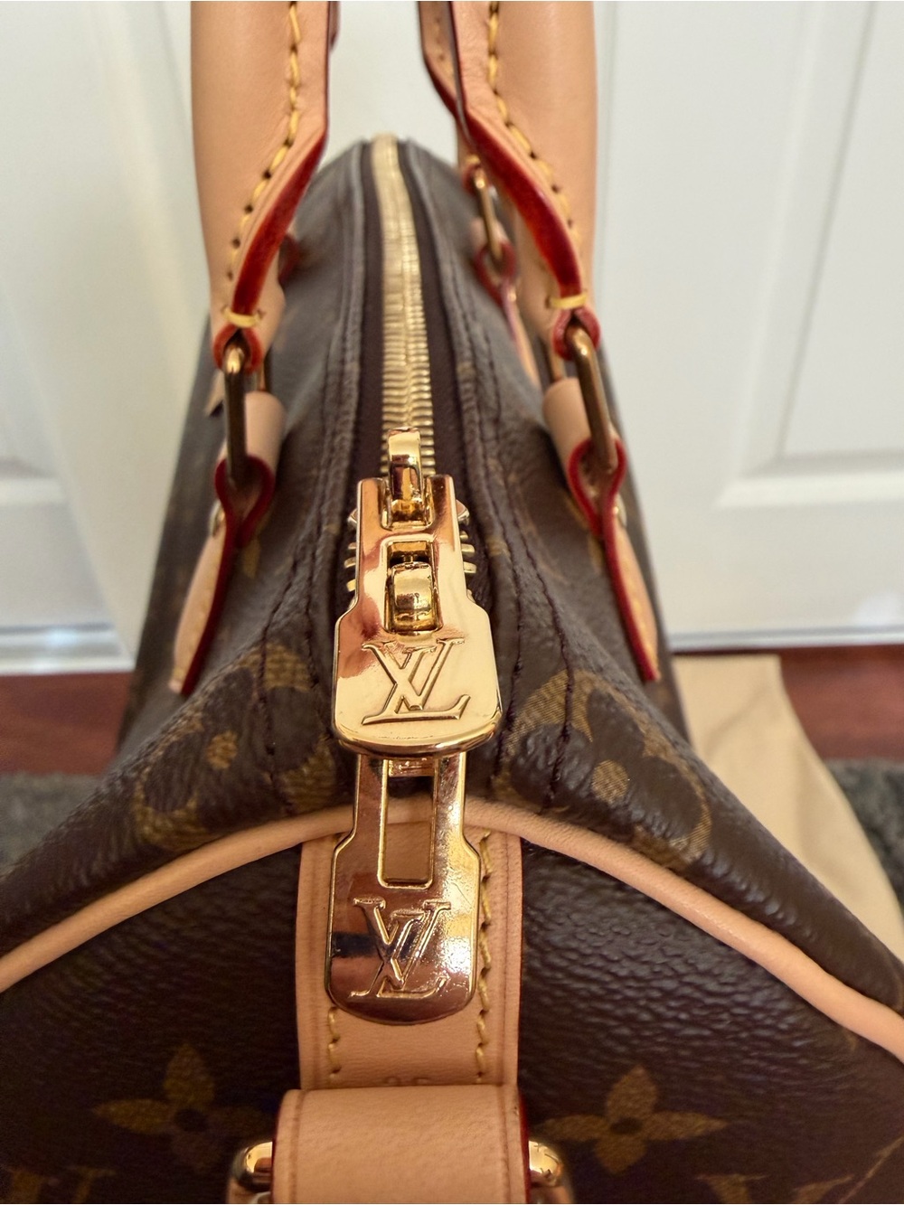 Louis Vuitton Speedy Bandouliere 25 Bag - Picture 7 of 16